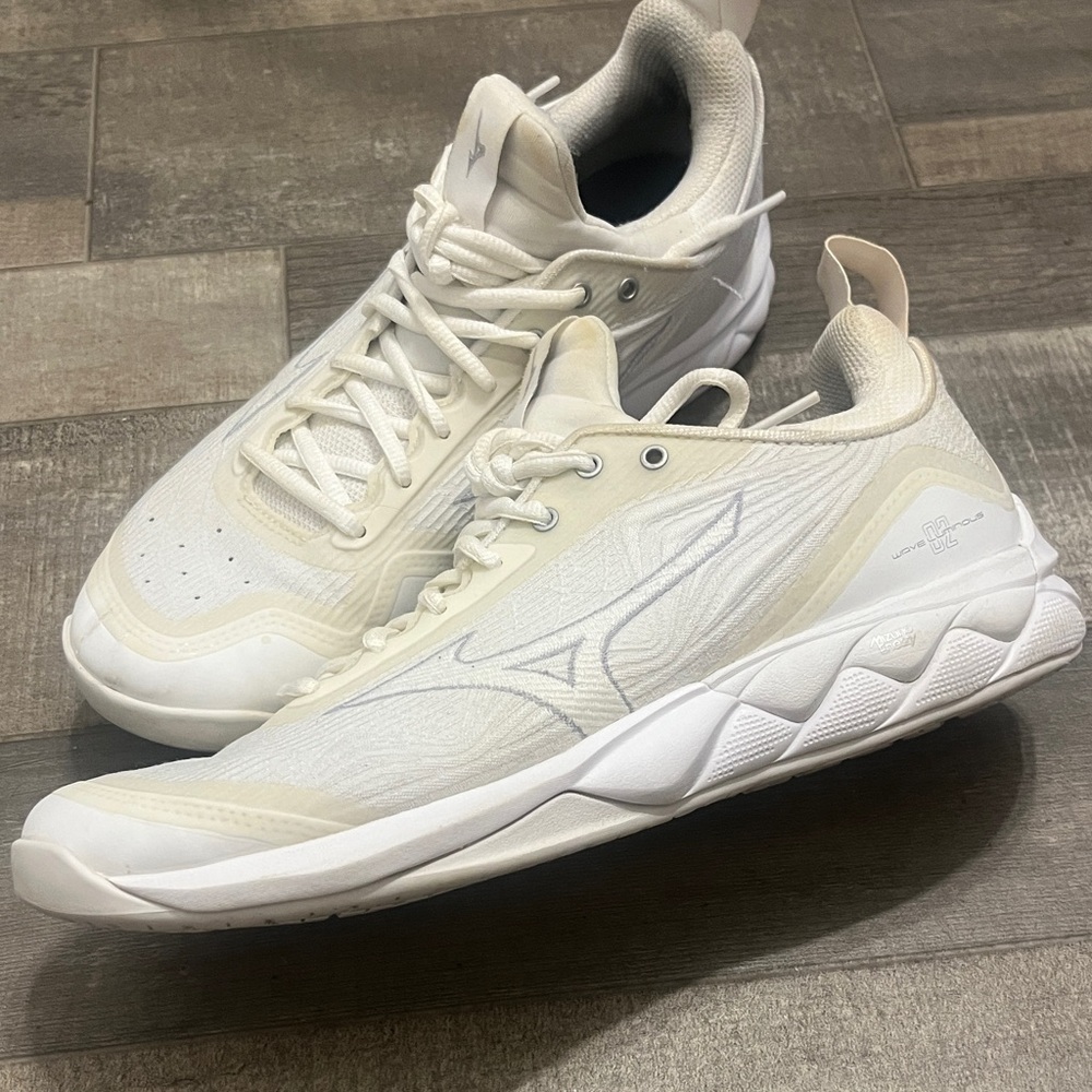 Mizuno Wave Luminous White Sneakers